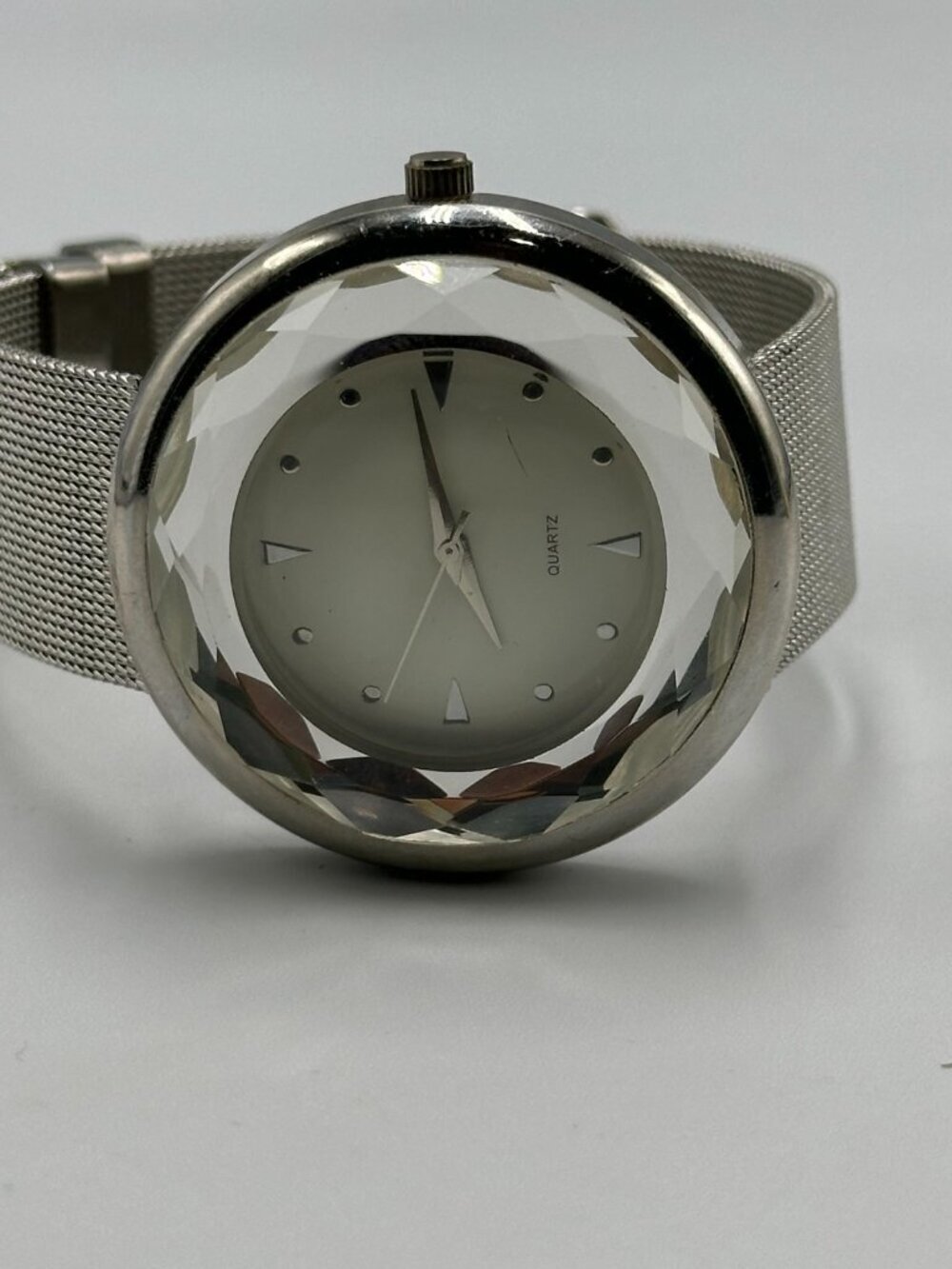 Accutime Womens Watch Faceted Bezel Round Silver Tone Mesh Band New Battery - Picture 9 of 13